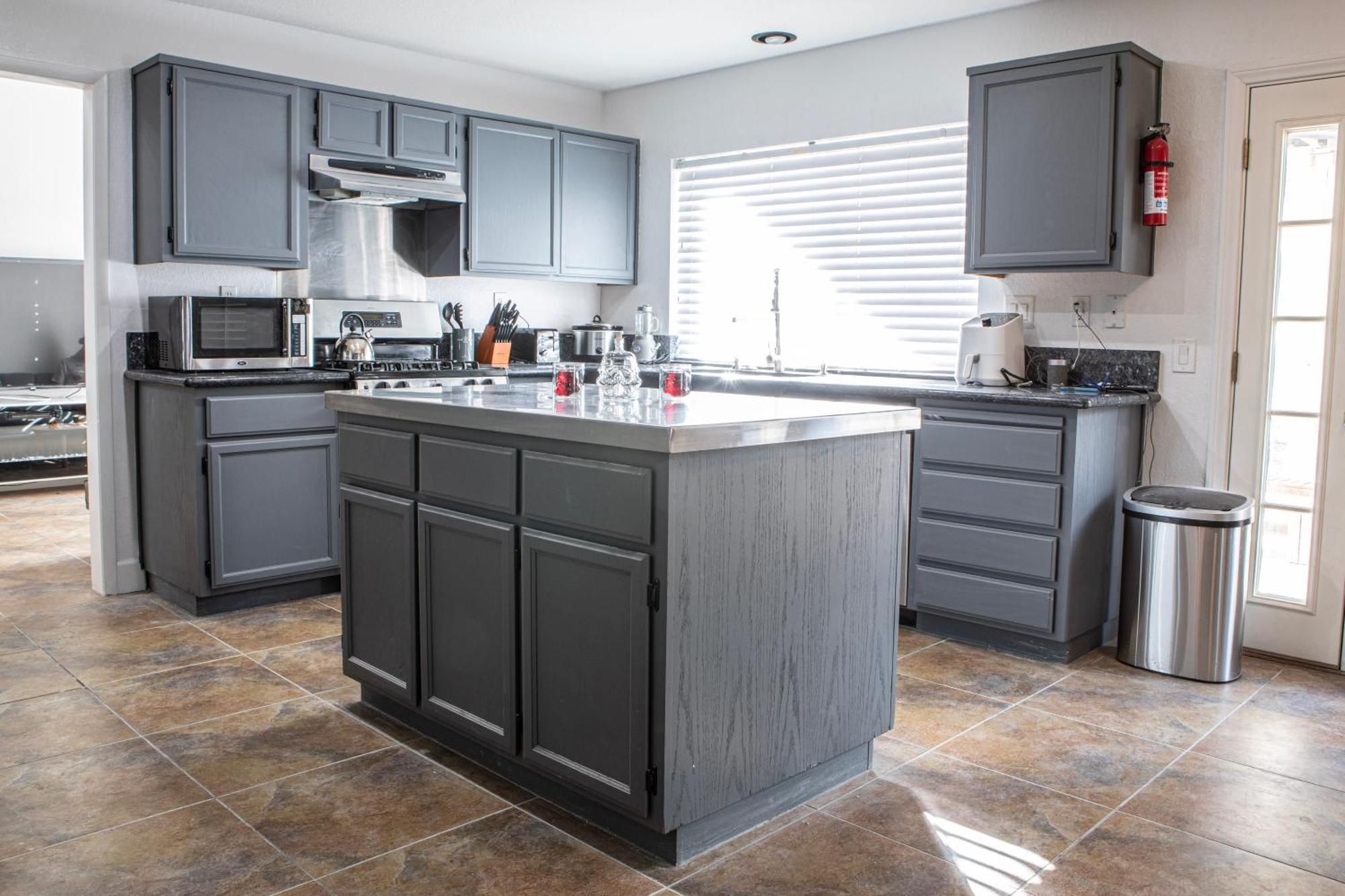 Holiday home Comfy Expansive - Near The Strip - Heated Pool Las Vegas